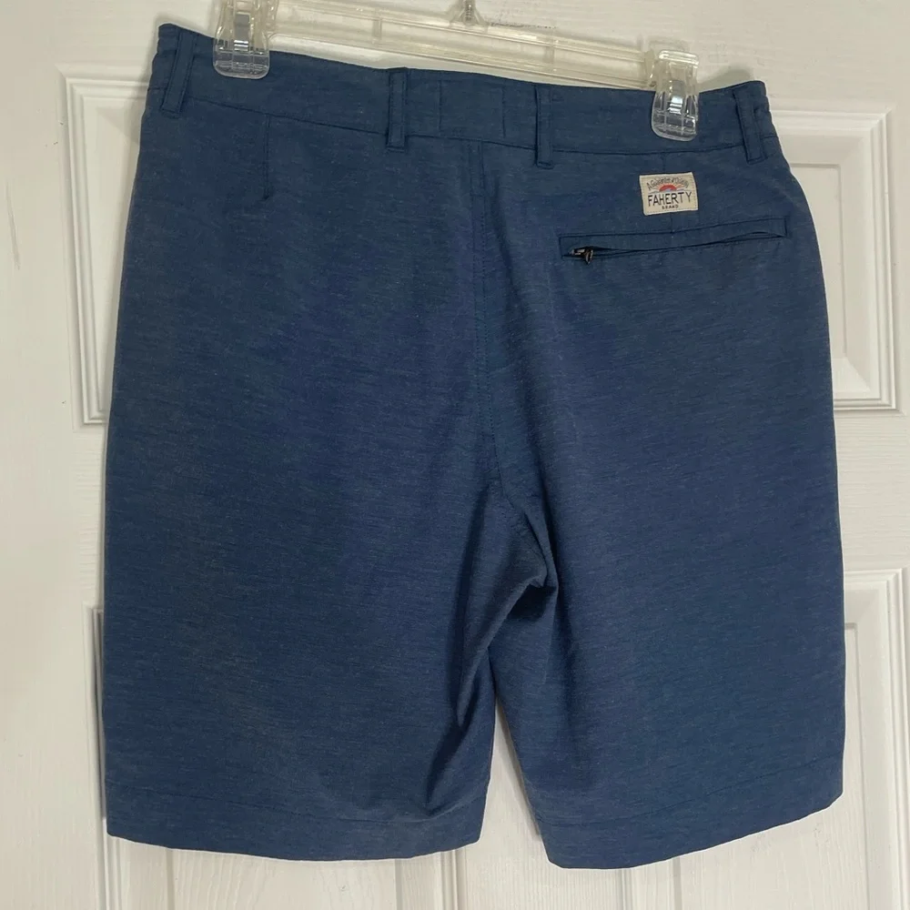 FAHERTY BRAND All Day Navy Belt Loop Shorts - size 30